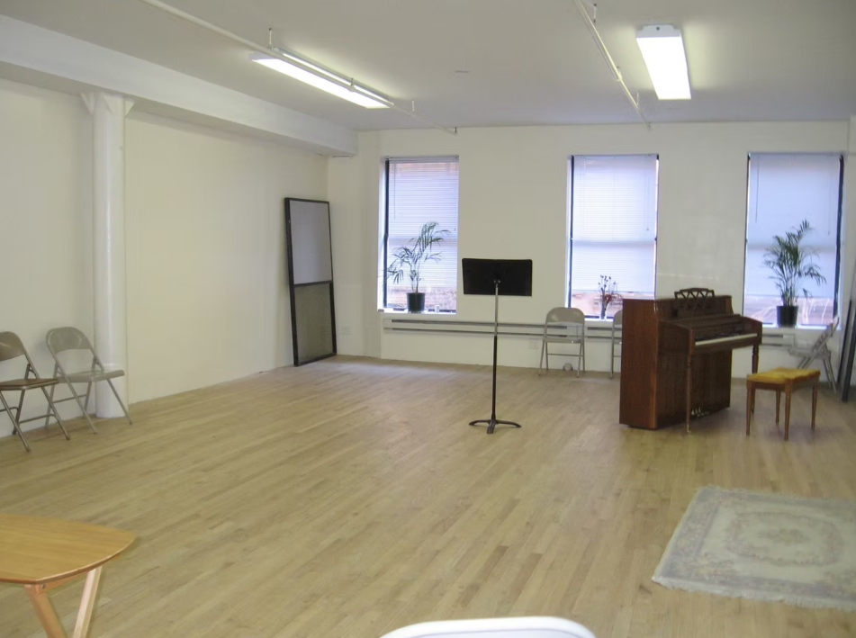 Studio 3 - 20 X 40 - $44/HR