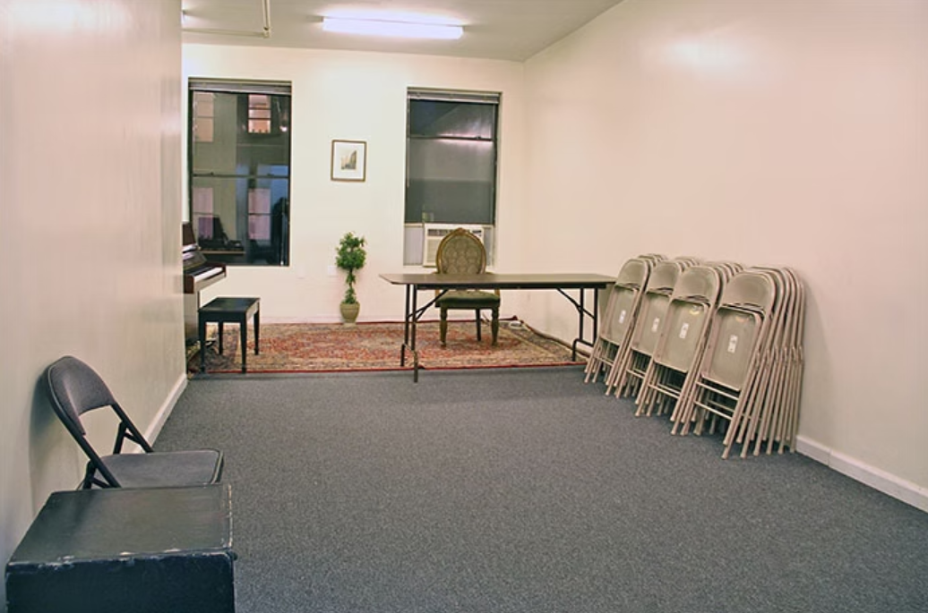 Studio 4 - 12 X 26 - $29/HR
