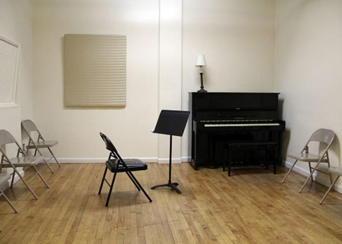 Studio5 Studio 5 - 15 X 16 - $21/HR